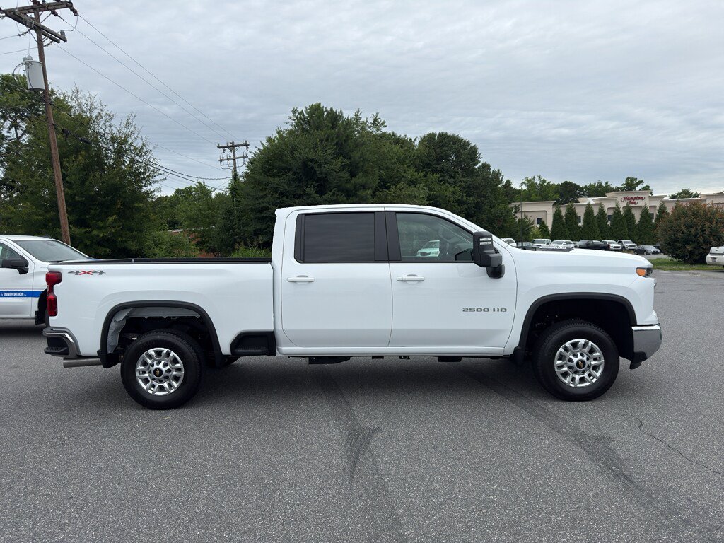 New 2026 Chevrolet Silverado 2500 LT w/ All Star Edition AWD/4WD image 6