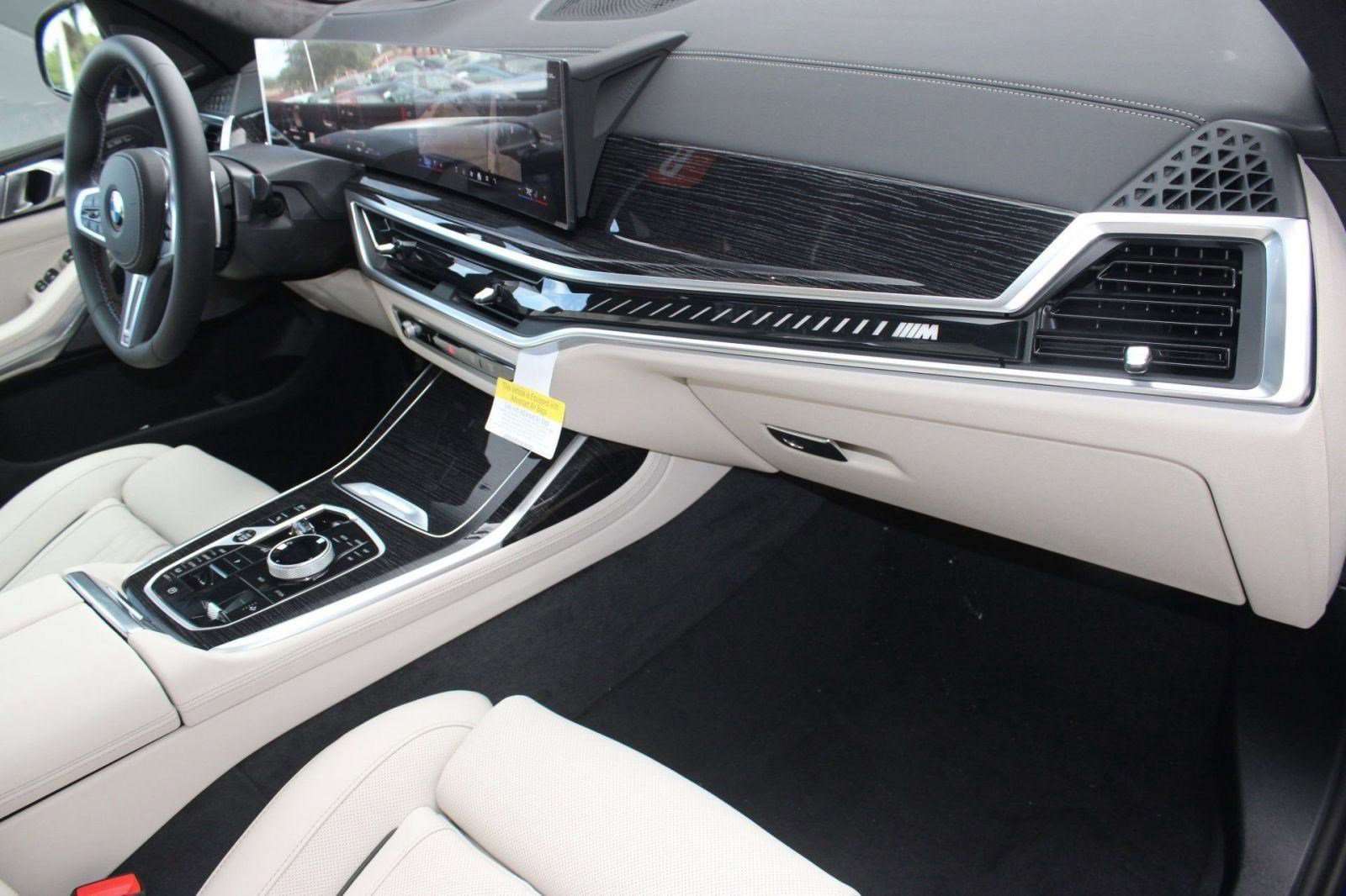 New 2026 BMW X7 M60i image 37