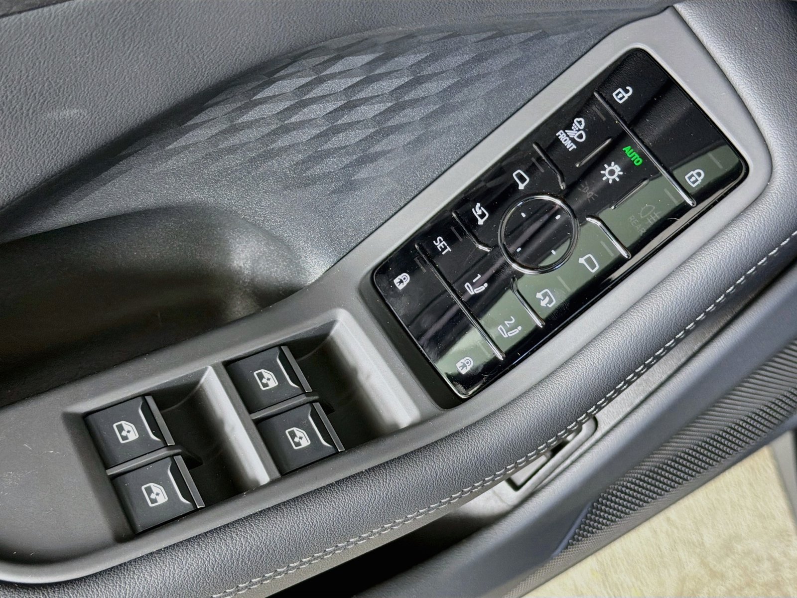 New 2026 Audi A6 Premium Plus AWD/4WD image 17