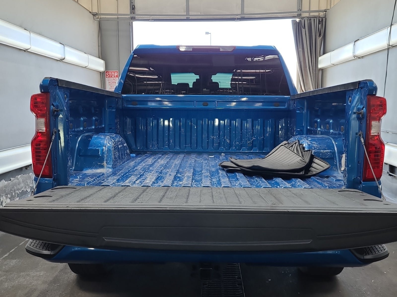 Used 2022 Chevrolet Silverado 1500 Custom RWD image 17