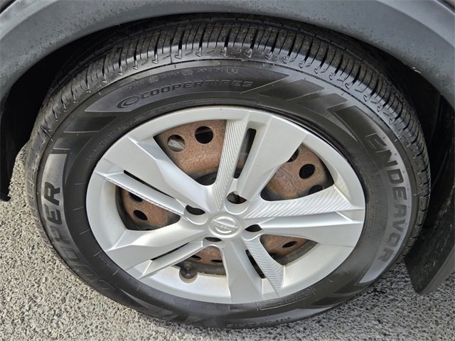 Certified 2020 Nissan Kicks S image 14