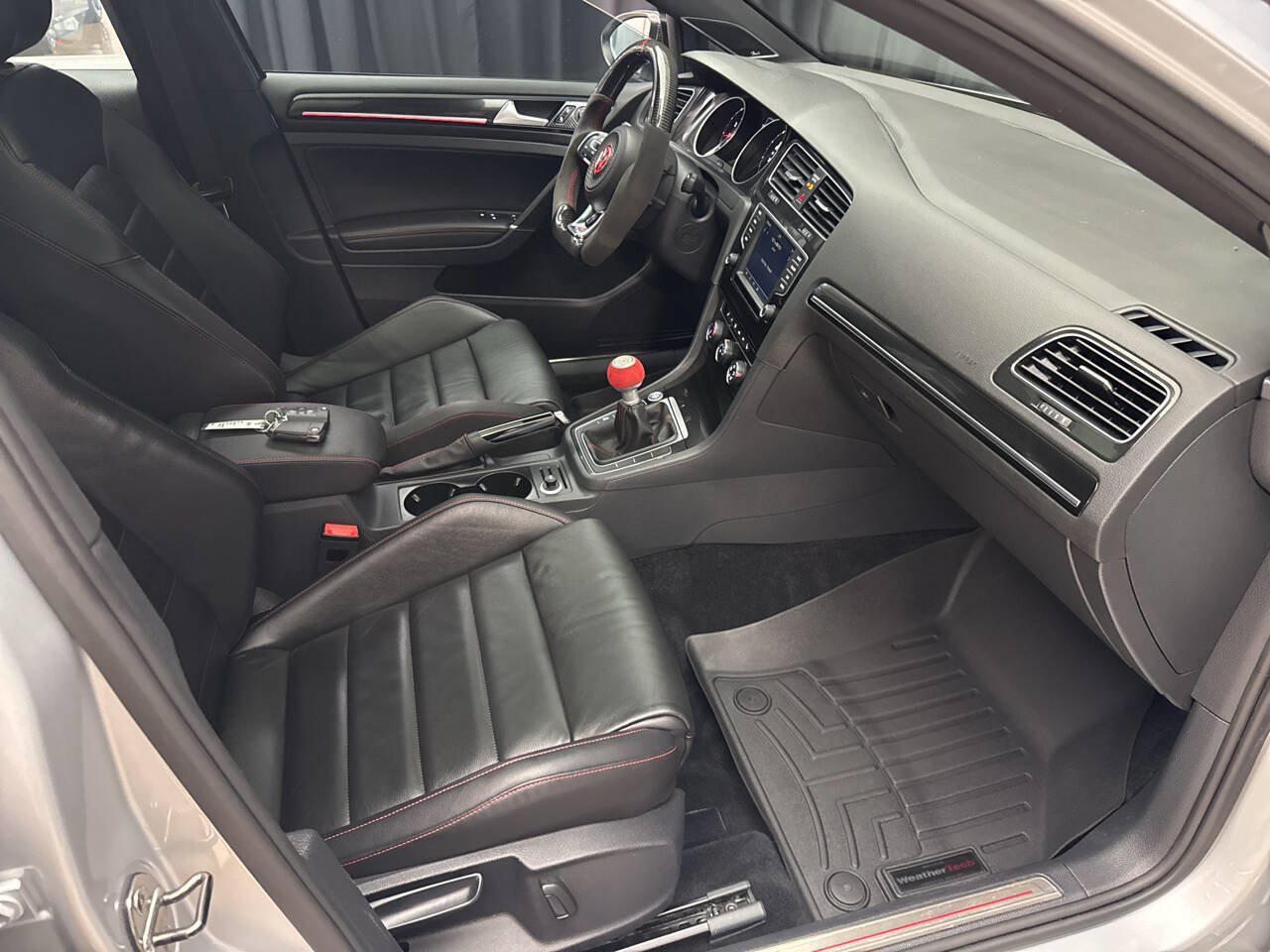 Used 2016 Volkswagen GTI SE w/ Lighting Package (SEL) FWD image 28
