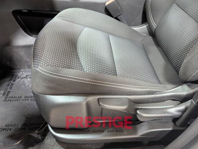 Used 2024 GMC Terrain SLE image 24