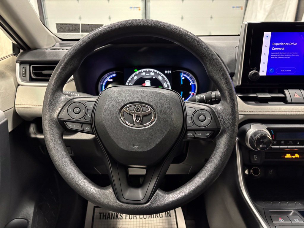 Used 2025 Toyota RAV4 XLE AWD/4WD image 18