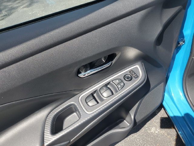 Certified 2025 Nissan Versa SR w/ Trunk Package FWD image 12