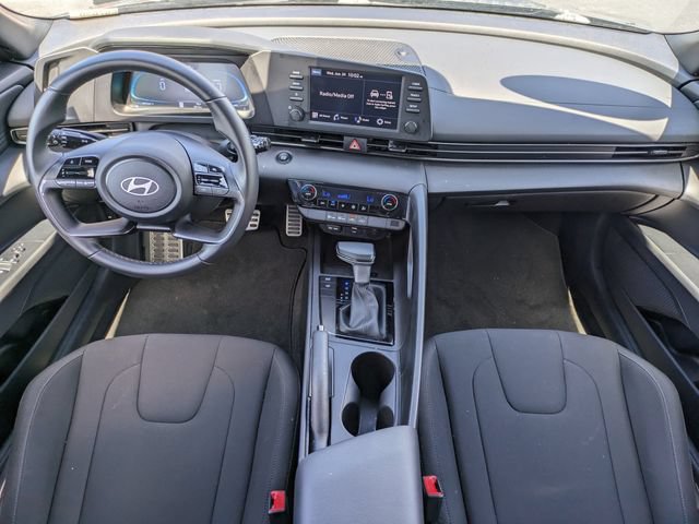 Used 2025 Hyundai Elantra Sport FWD image 15