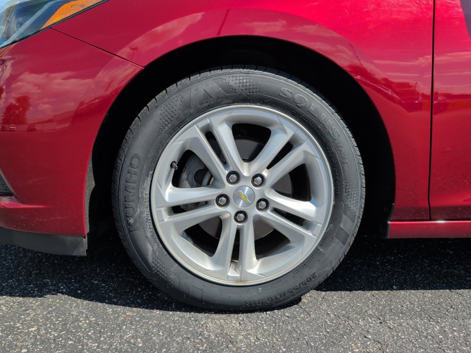 Used 2018 Chevrolet Cruze LT FWD image 27