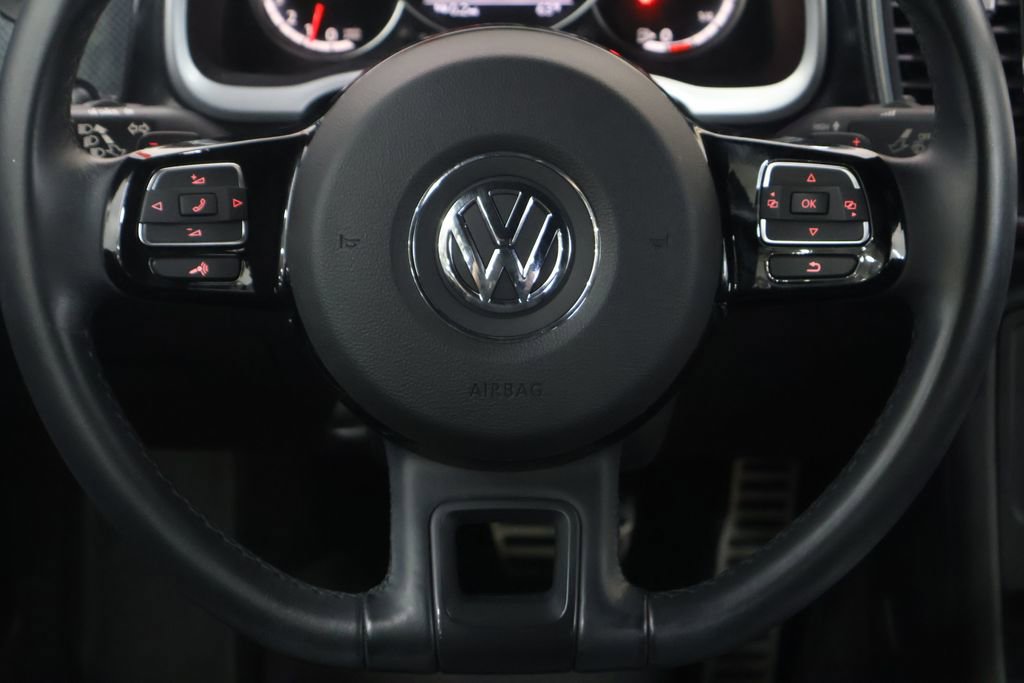 Used 2014 Volkswagen Beetle R-Line FWD image 17