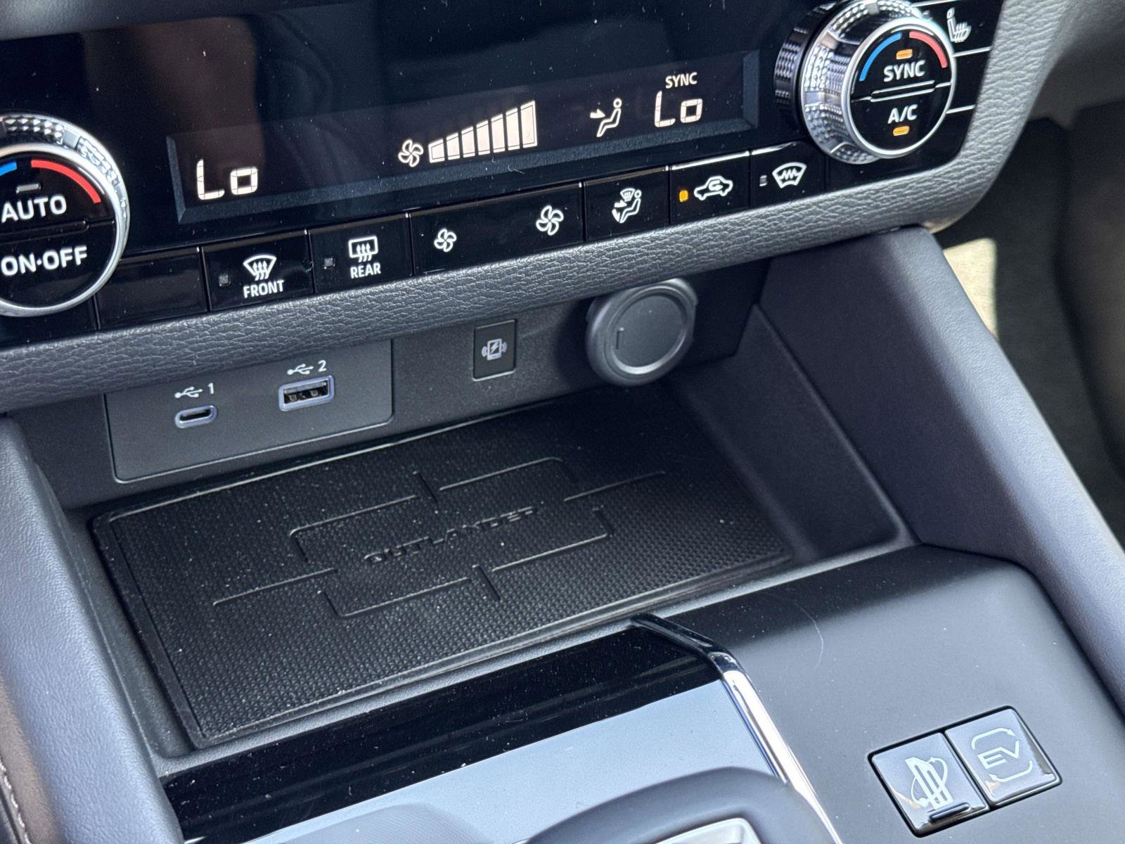 New 2025 Mitsubishi Outlander SE image 23