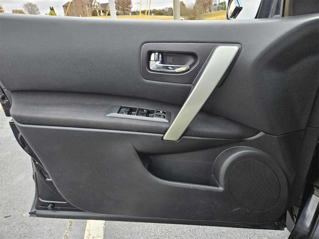 Used 2010 Nissan Rogue SL w/ Premium Pkg image 29