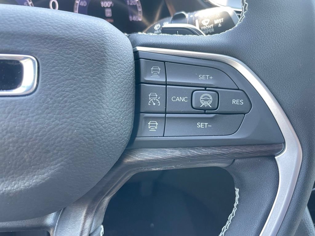 New 2026 Jeep Grand Cherokee Altitude AWD/4WD image 18
