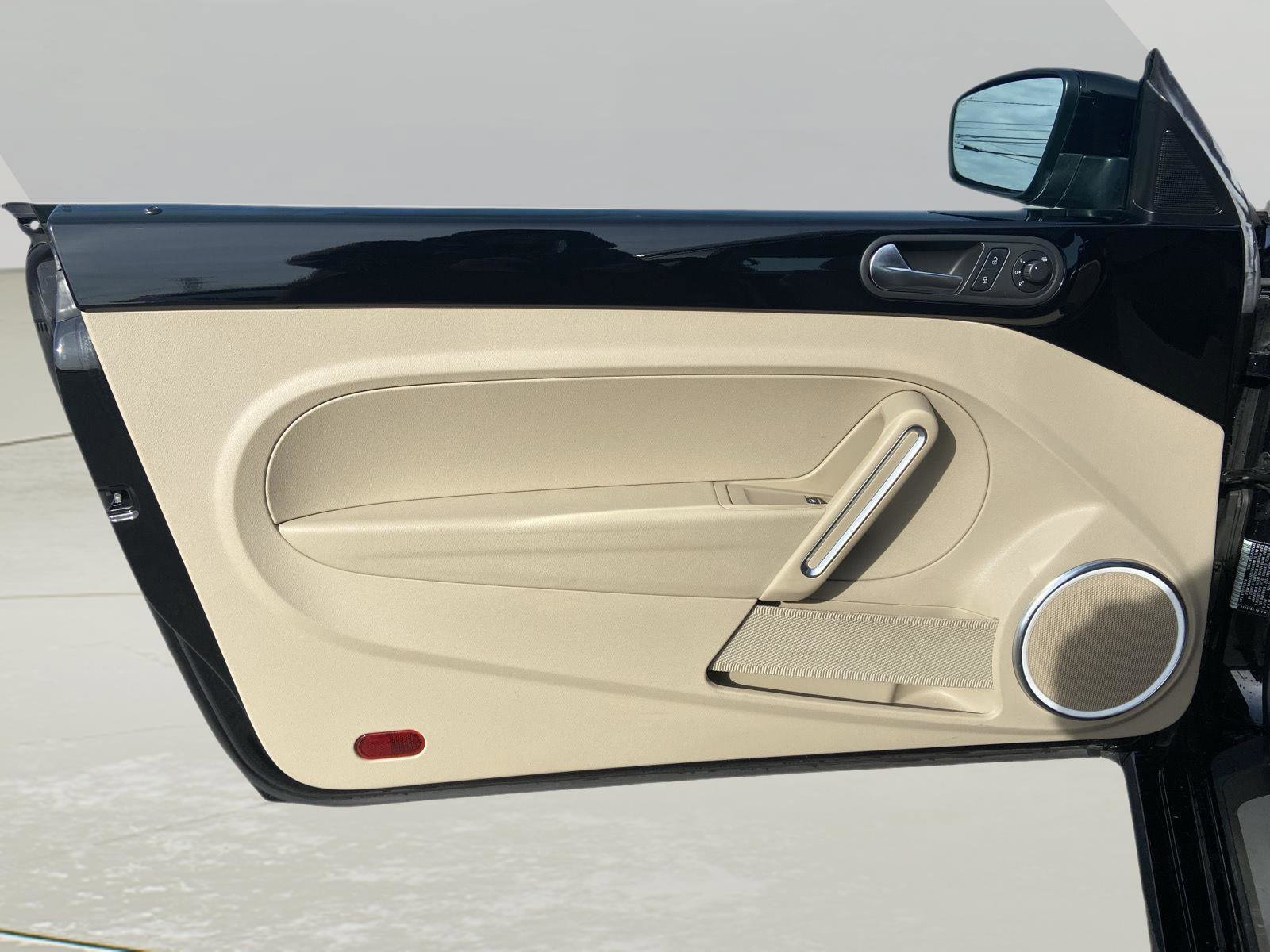 Used 2013 Volkswagen Beetle 2.5 image 48