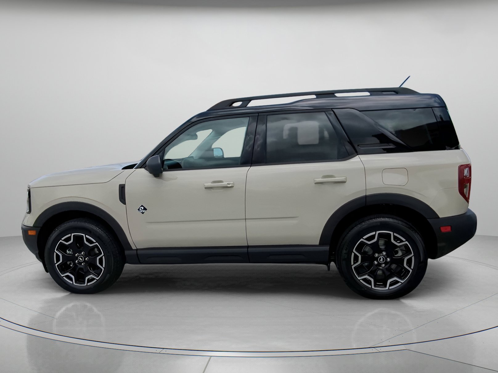 New 2025 Ford Bronco Sport Outer Banks w/ Outer Banks Tech Package+ AWD/4WD image 18
