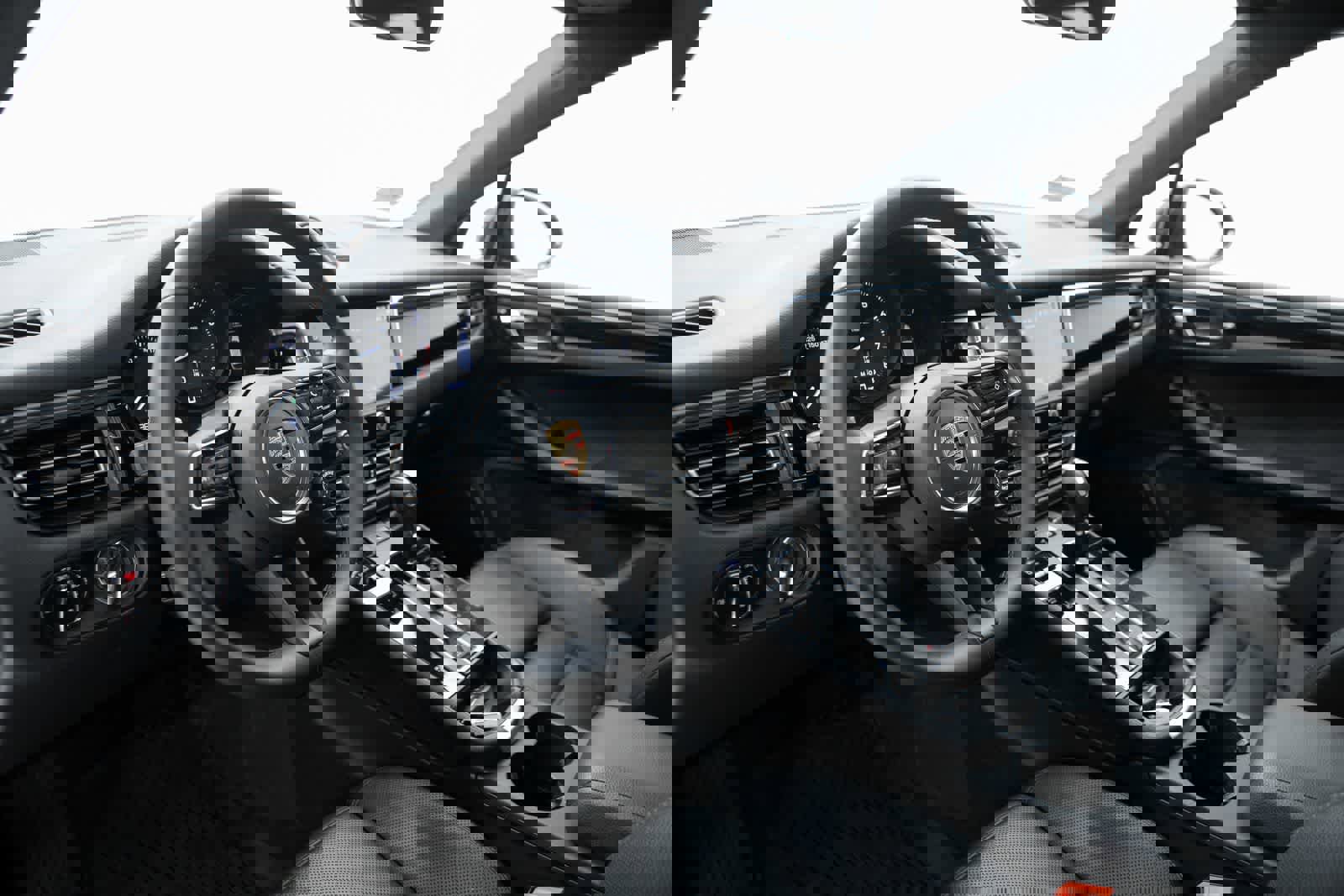 Certified 2026 Porsche Macan image 4