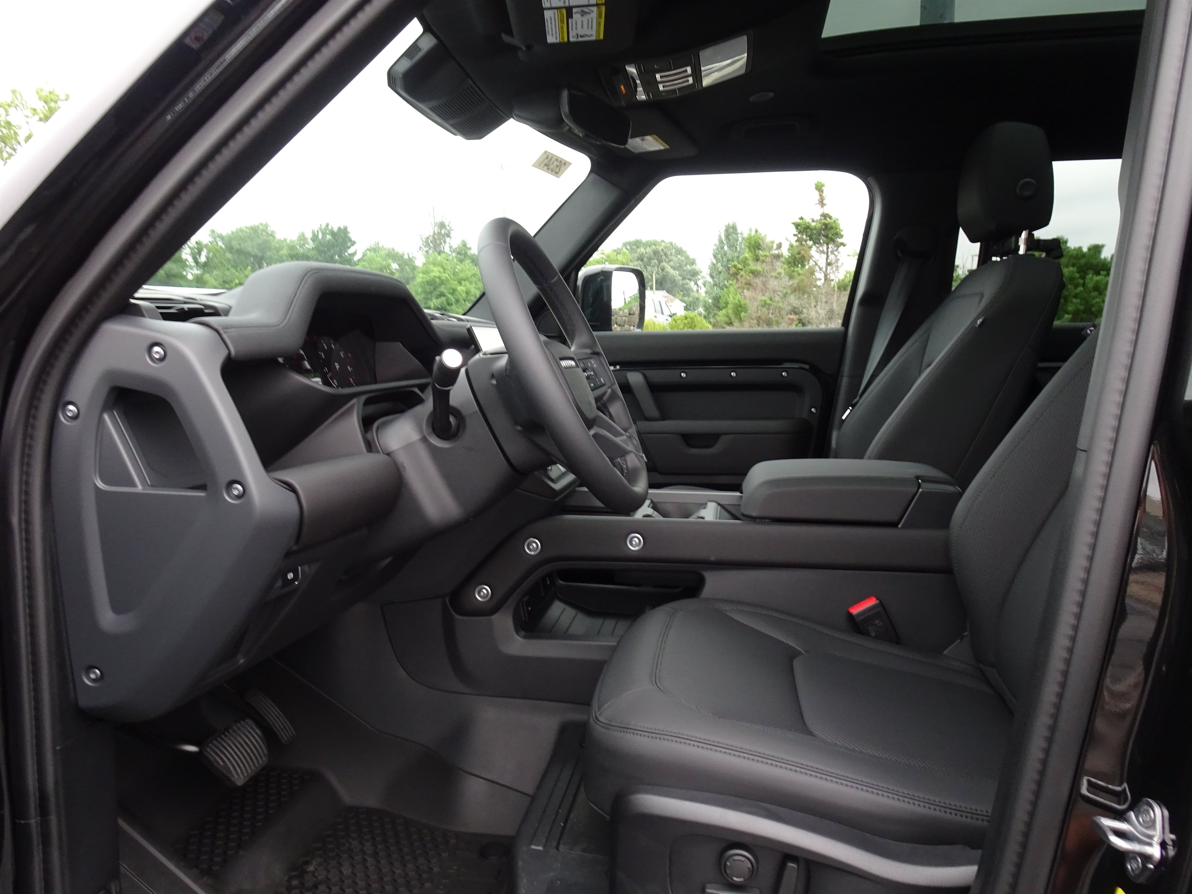 New 2026 Land Rover Defender 110 S AWD/4WD image 2