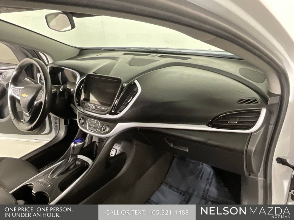 Used 2018 Chevrolet Volt LT w/ Comfort Package FWD image 30