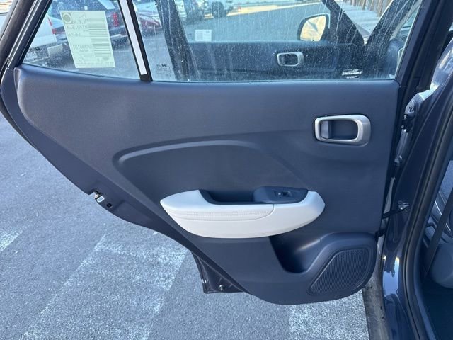 Used 2025 Hyundai Venue Limited image 11