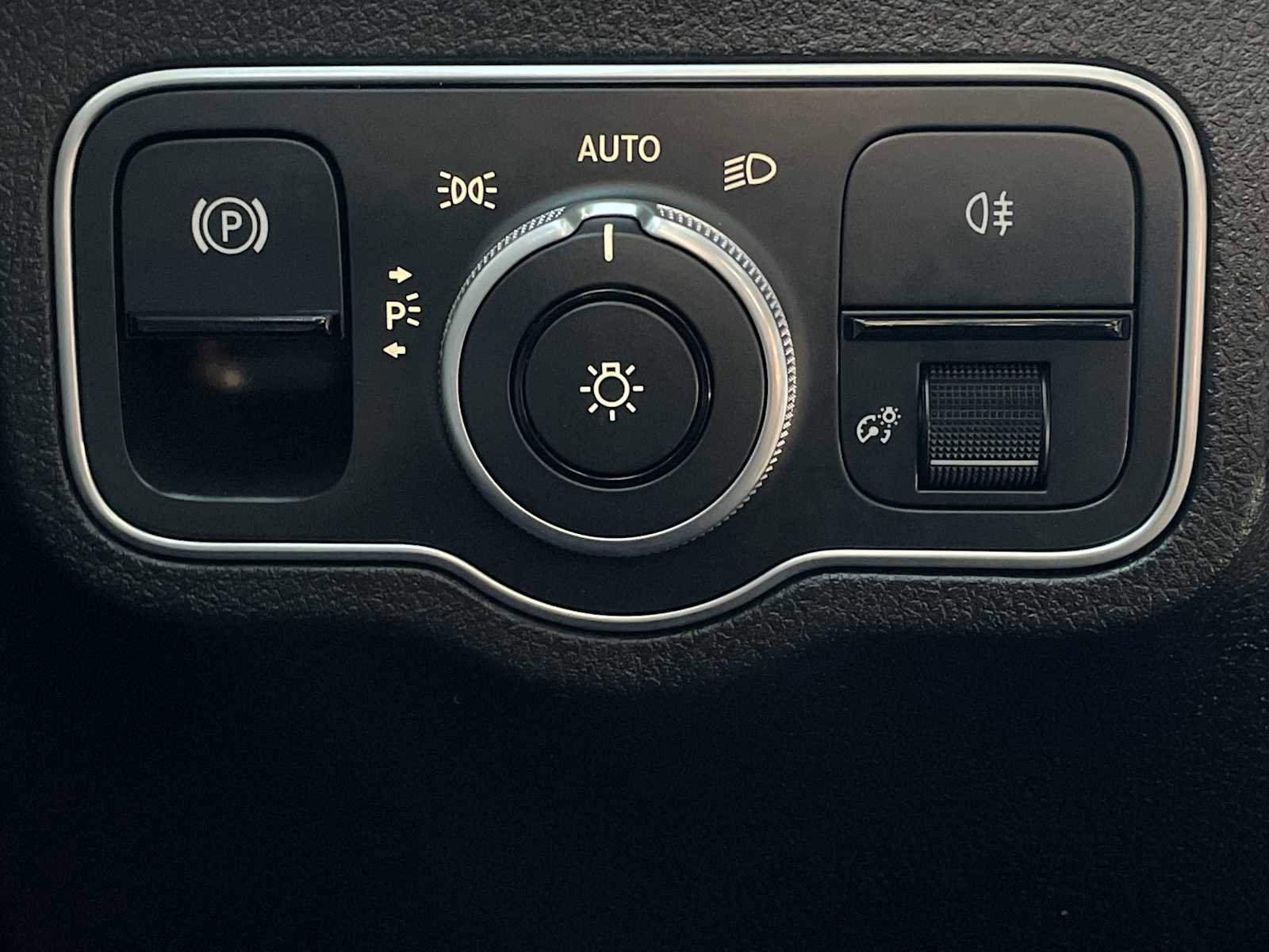 Used 2023 Mercedes-Benz EQB 250+ image 24