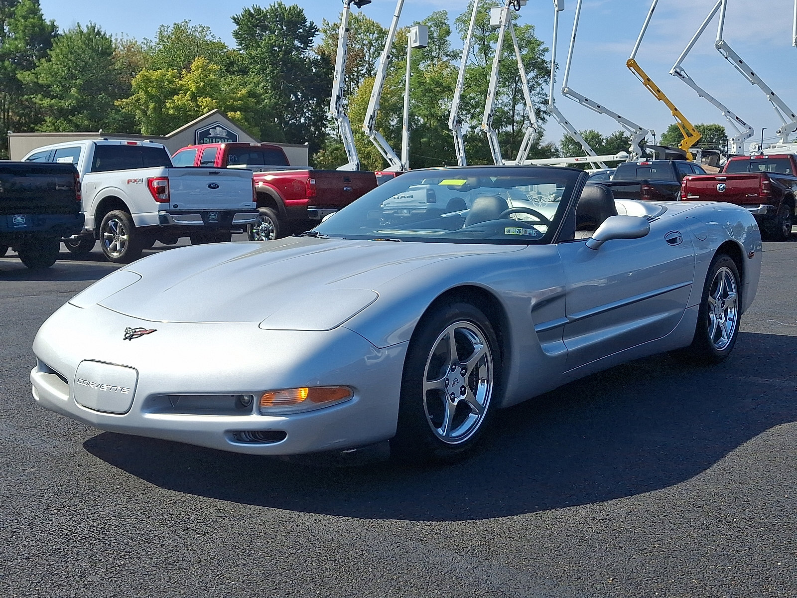 Used 2002 Chevrolet Corvette Convertible w/ Preferred Equipment Group2 image 4