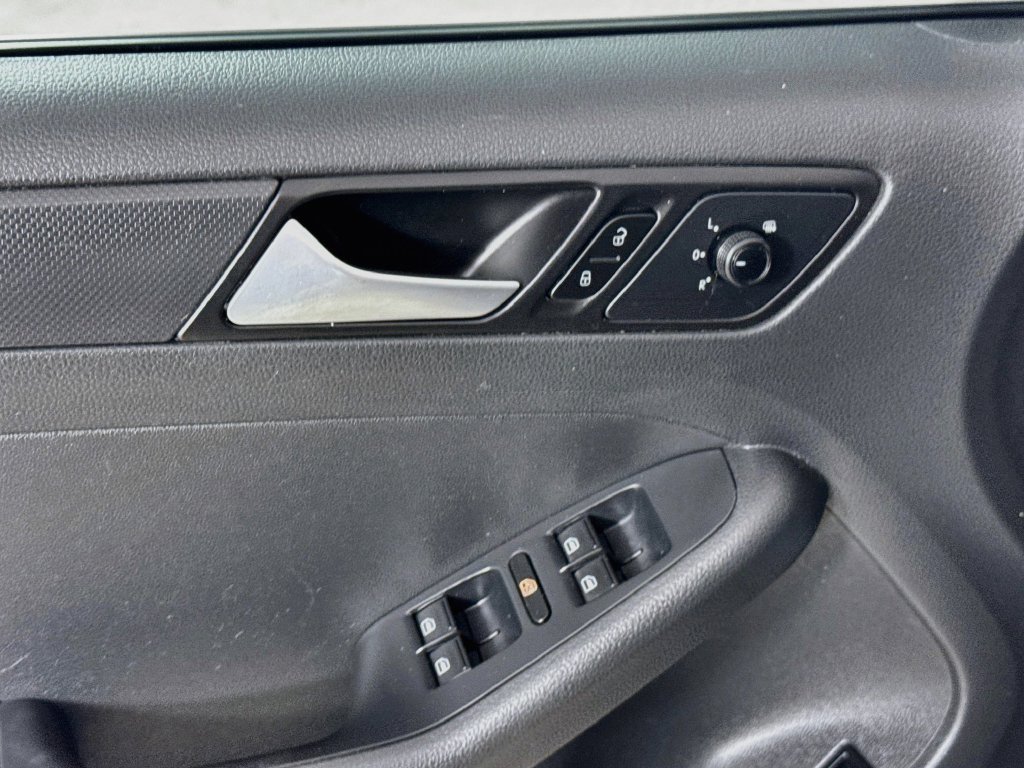 Used 2016 Volkswagen Jetta S FWD image 19