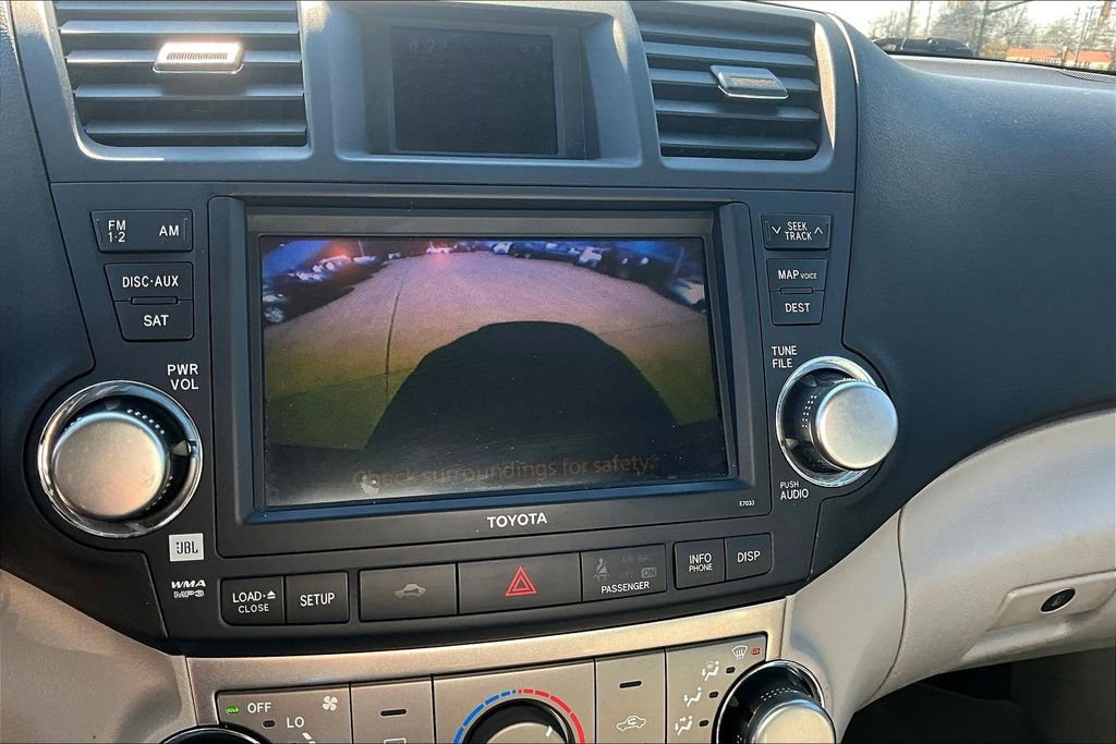 Used 2012 Toyota Highlander SE w/ Tow Pkg image 14