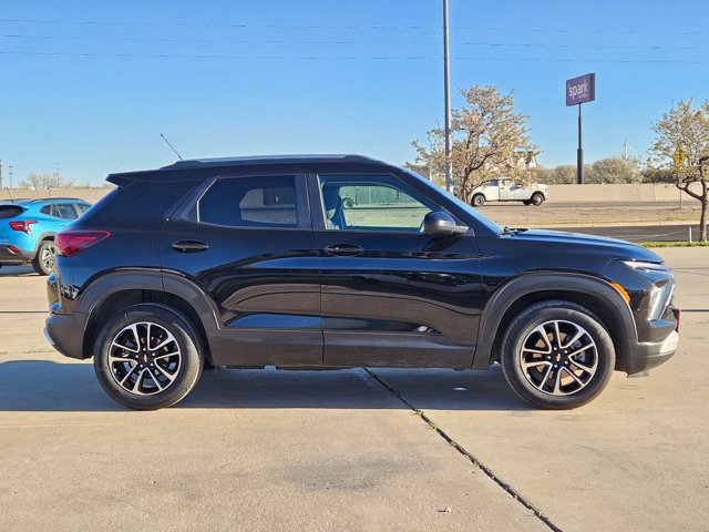 Used 2025 Chevrolet TrailBlazer LT image 4