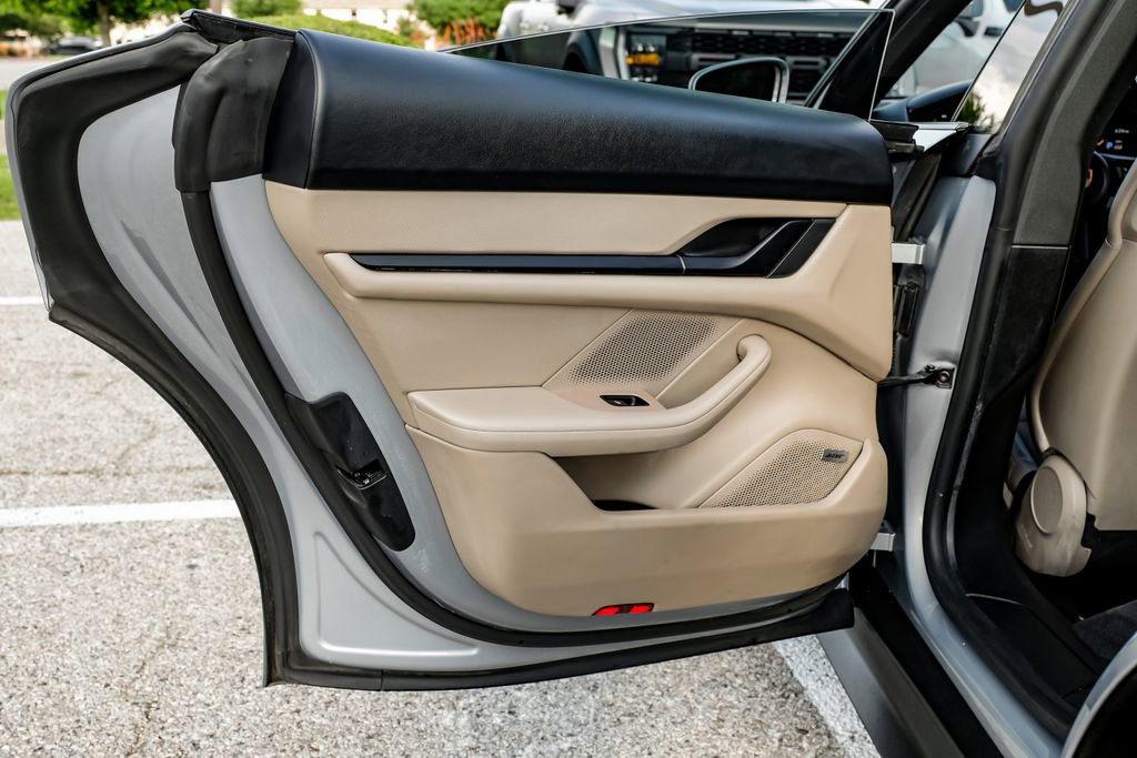 Used 2022 Porsche Taycan image 46