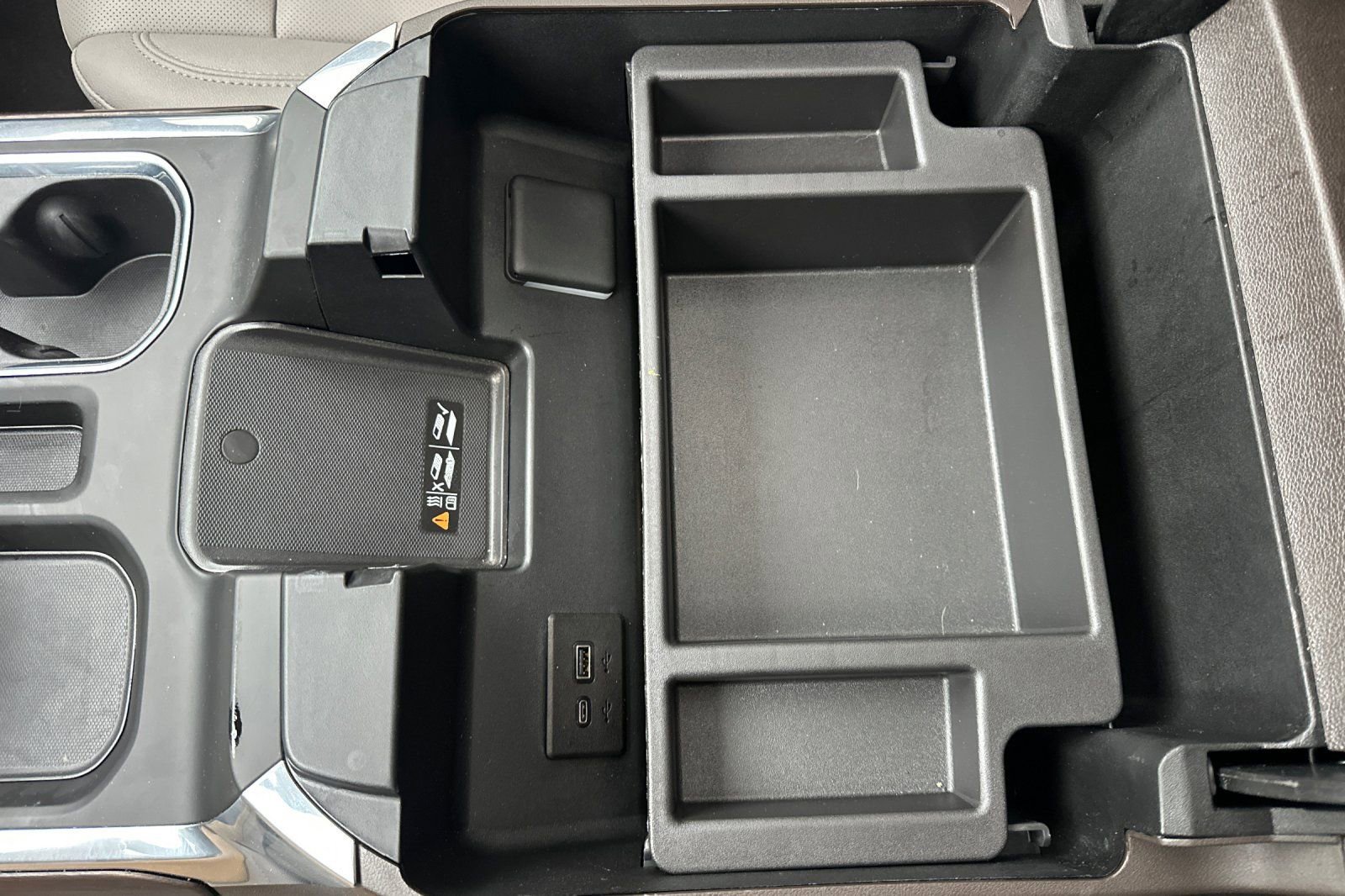 Used 2025 GMC Sierra 1500 SLT w/ SLT Premium Plus Package image 32