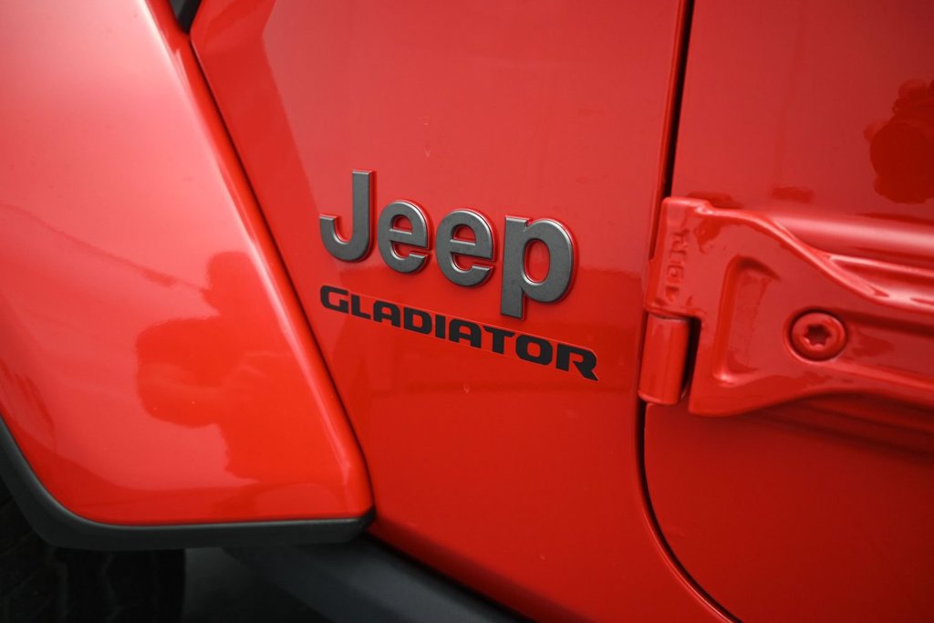Used 2022 Jeep Gladiator Rubicon w/ LED Lighting Group AWD/4WD image 12