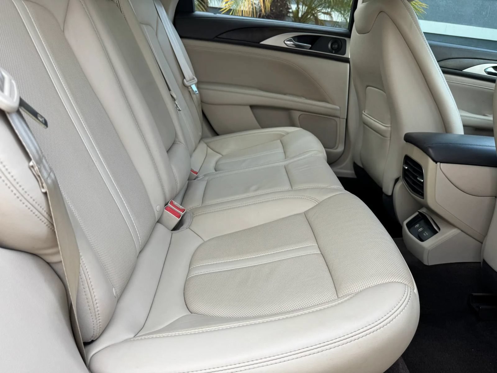 Used 2018 Lincoln MKZ Reserve w/ Technology Package FWD image 18