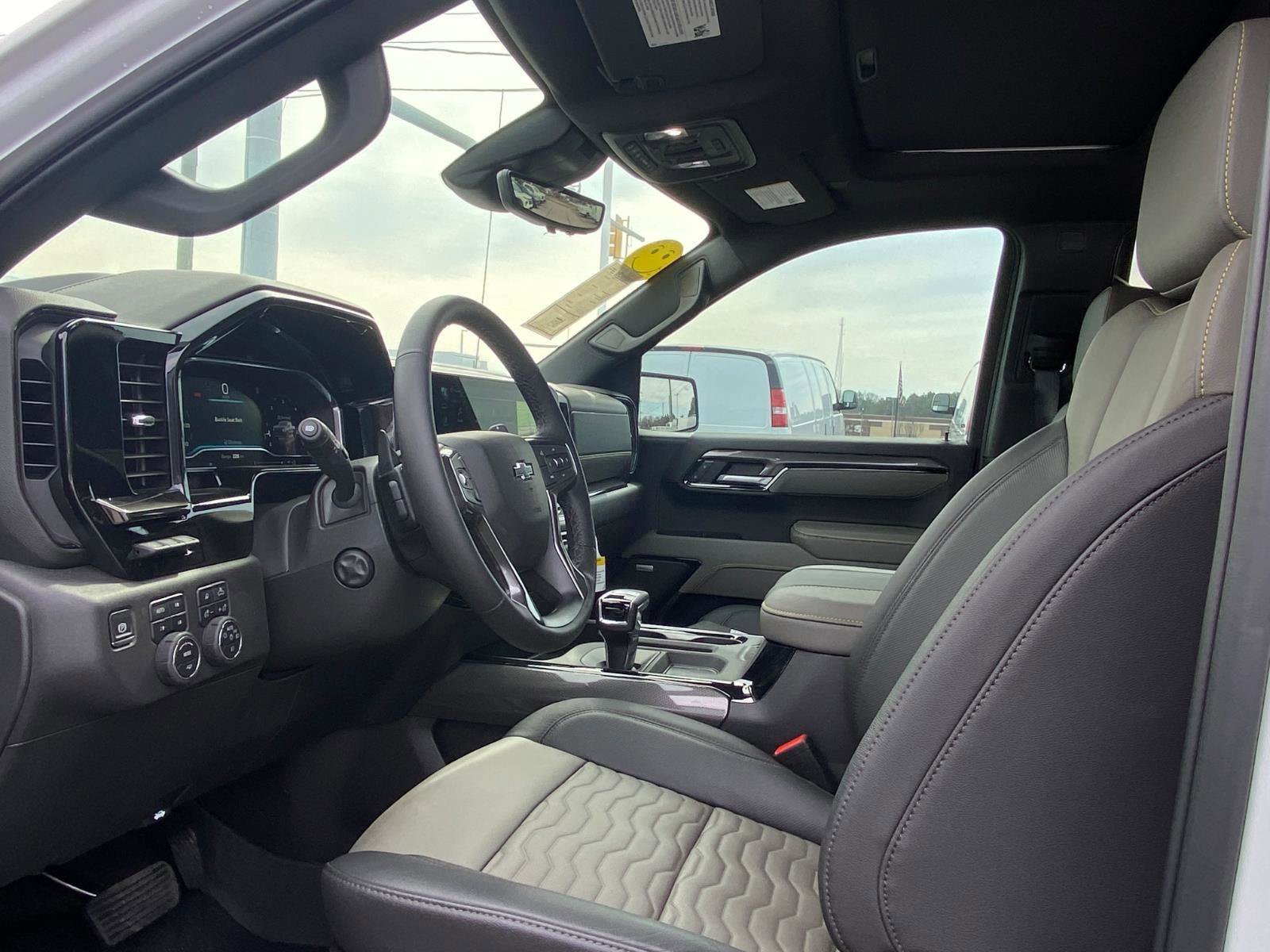 New 2025 Chevrolet Silverado 1500 ZR2 w/ Technology Package AWD/4WD image 17