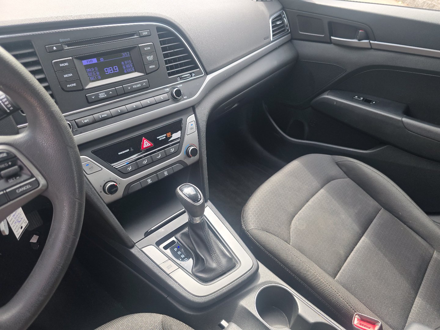 Used 2018 Hyundai Elantra SE FWD image 25