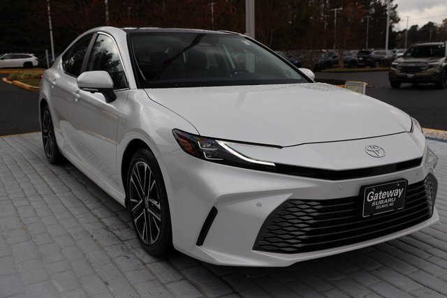 Used 2025 Toyota Camry XLE image 7