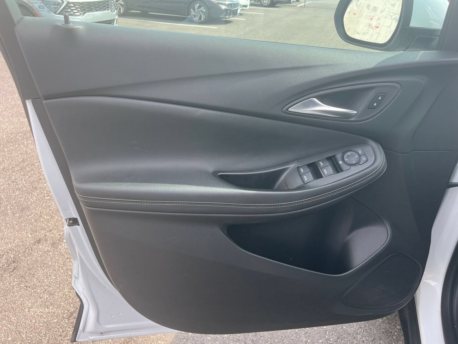 Used 2025 Buick Encore GX Preferred AWD/4WD image 18