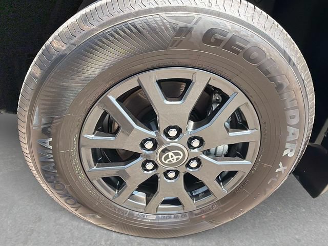 Used 2025 Toyota 4Runner SR5 AWD/4WD image 12