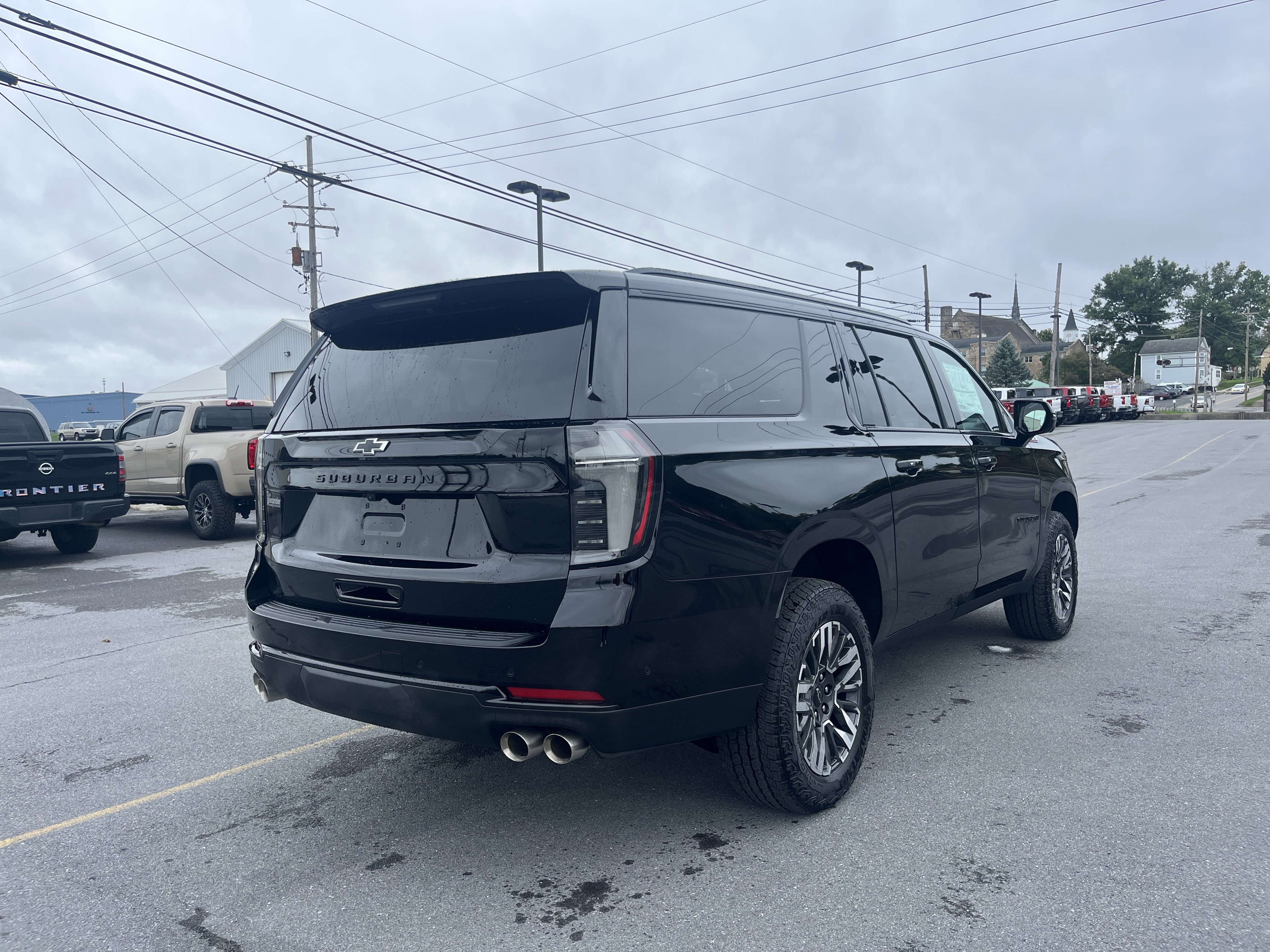 New 2026 Chevrolet Suburban Z71 w/ Comfort Package AWD/4WD image 3