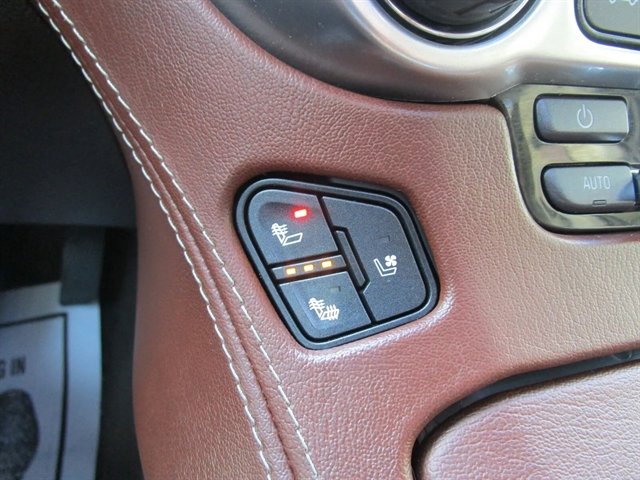 Used 2017 Chevrolet Suburban Premier AWD/4WD image 24