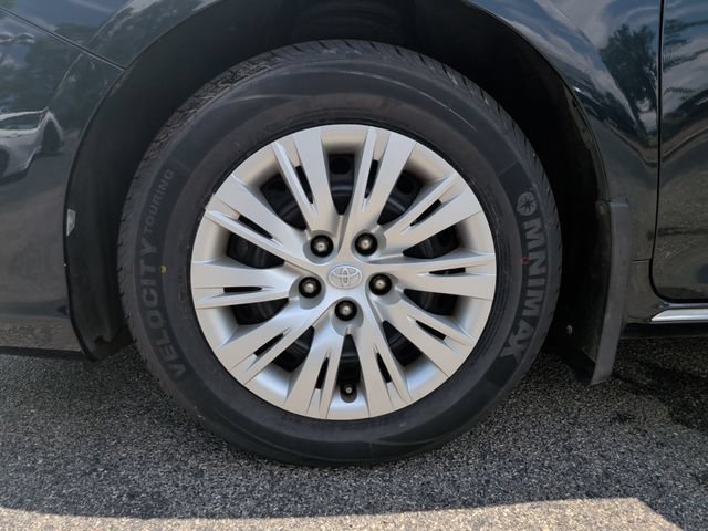 Used 2012 Toyota Camry LE FWD image 9