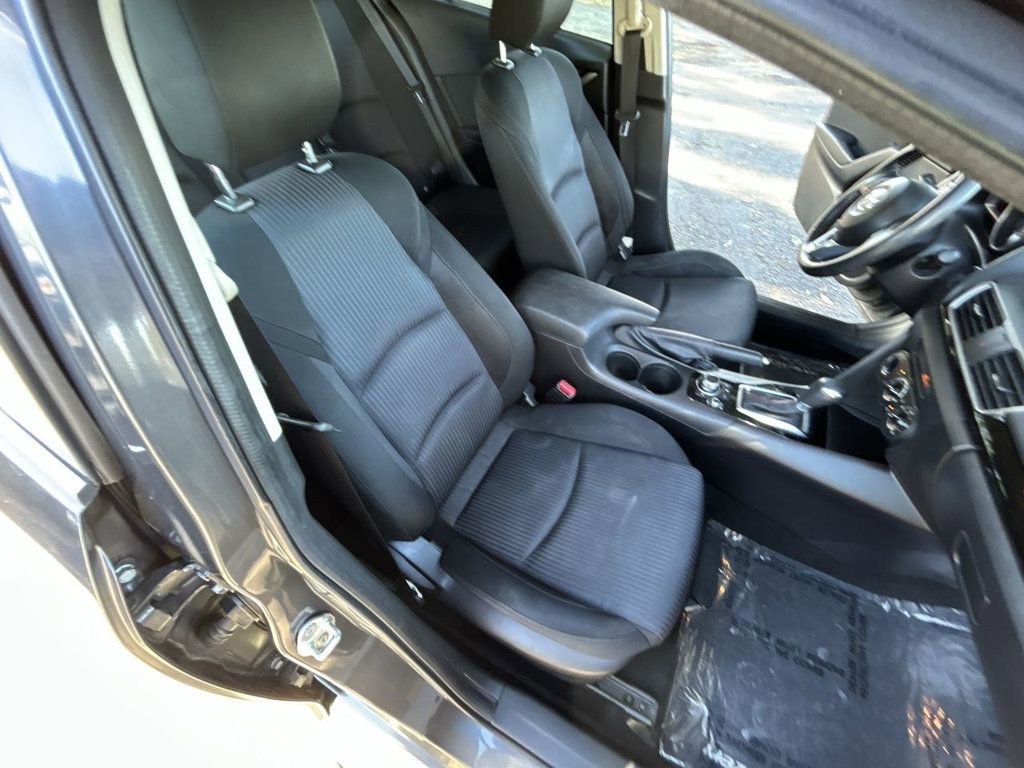 Used 2016 MAZDA MAZDA3 i Touring image 21