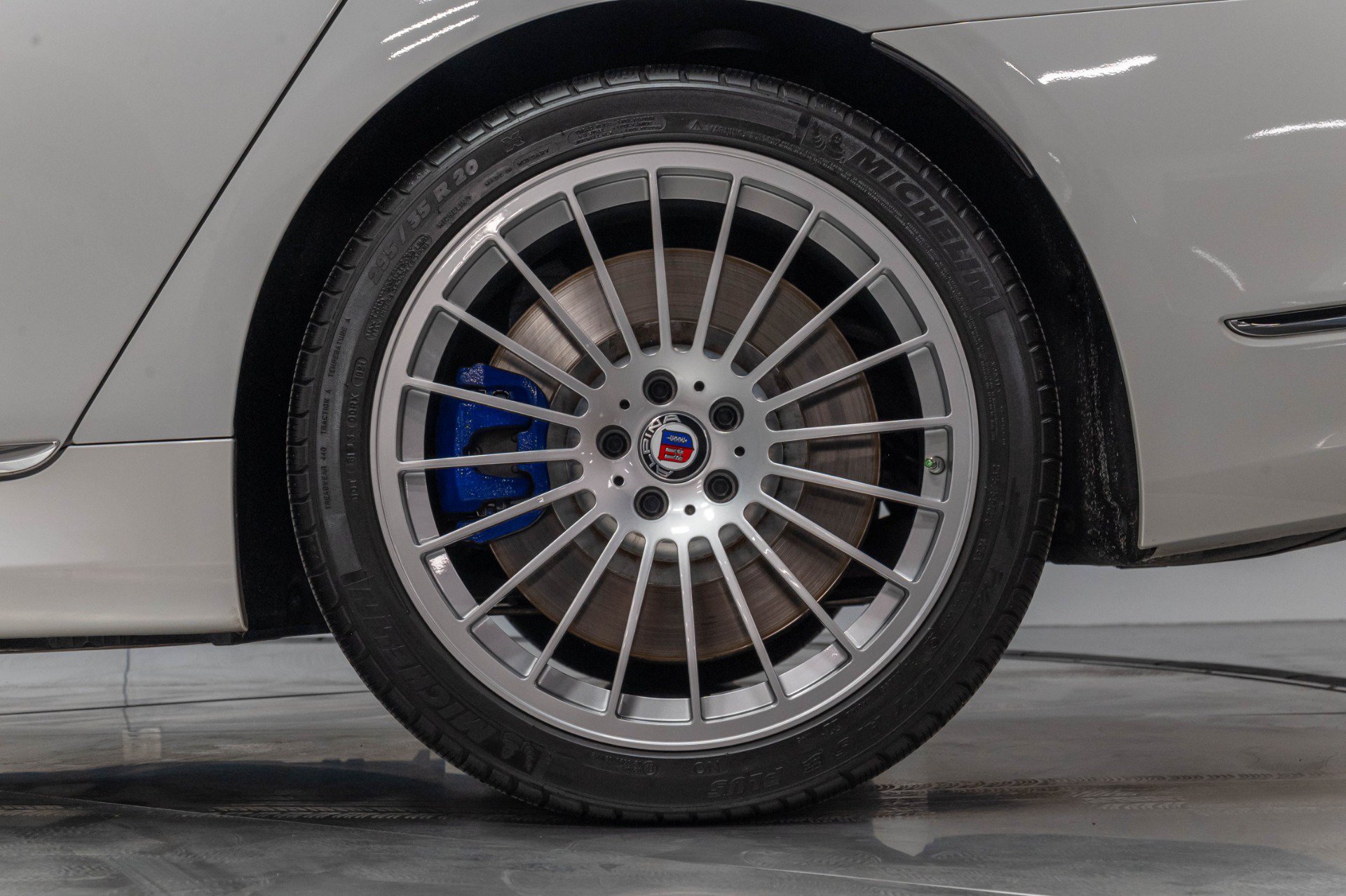 Used 2022 BMW ALPINA B7 xDrive AWD/4WD image 39