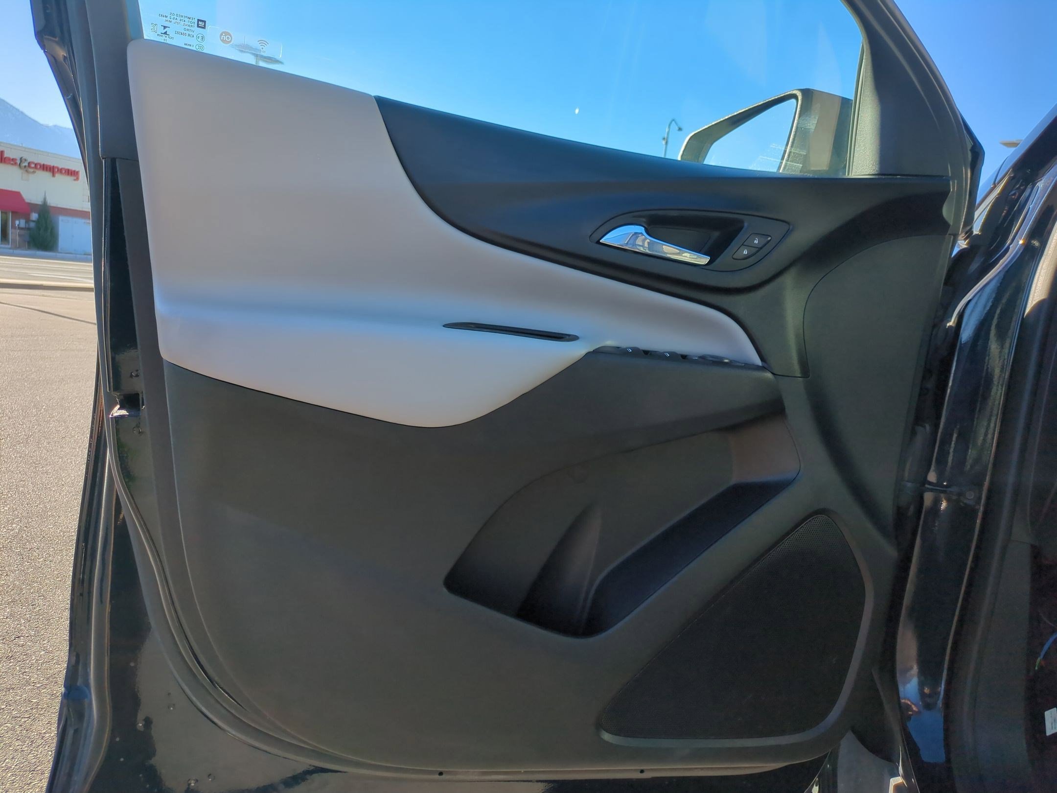 Used 2021 Chevrolet Equinox LS w/ LPO, Floor Liner Package image 14