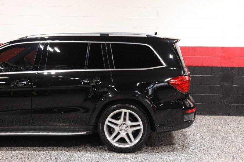 Used 2015 Mercedes-Benz GL 550 4MATIC image 23