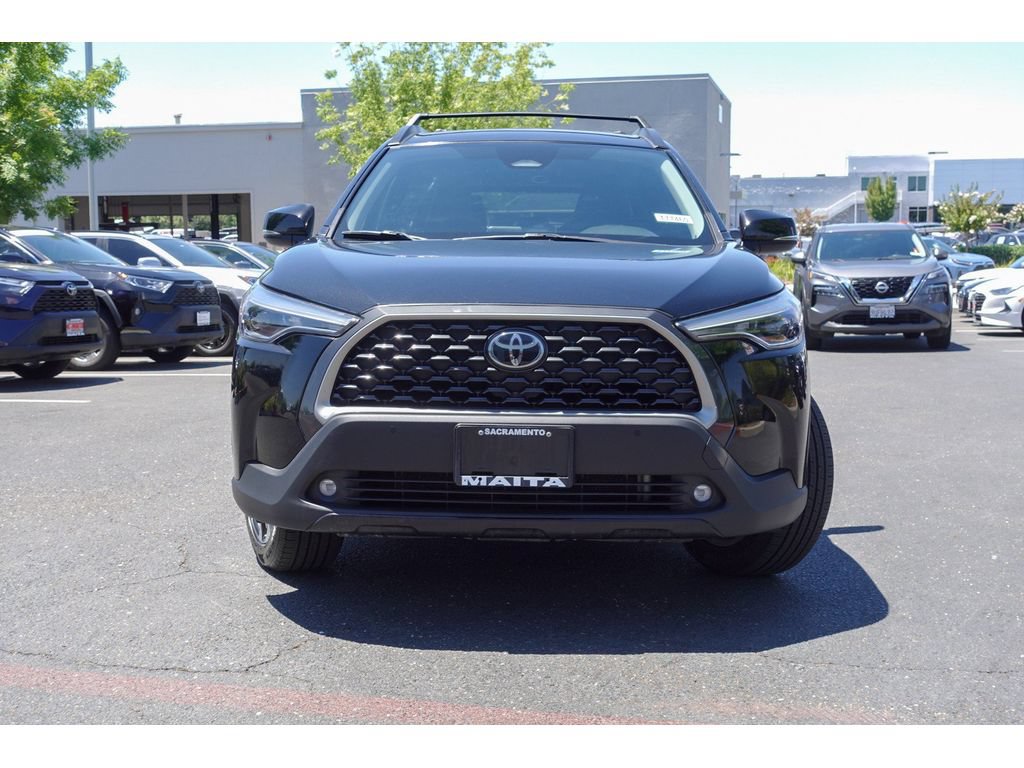 Certified 2023 Toyota Corolla Cross XLE FWD image 3