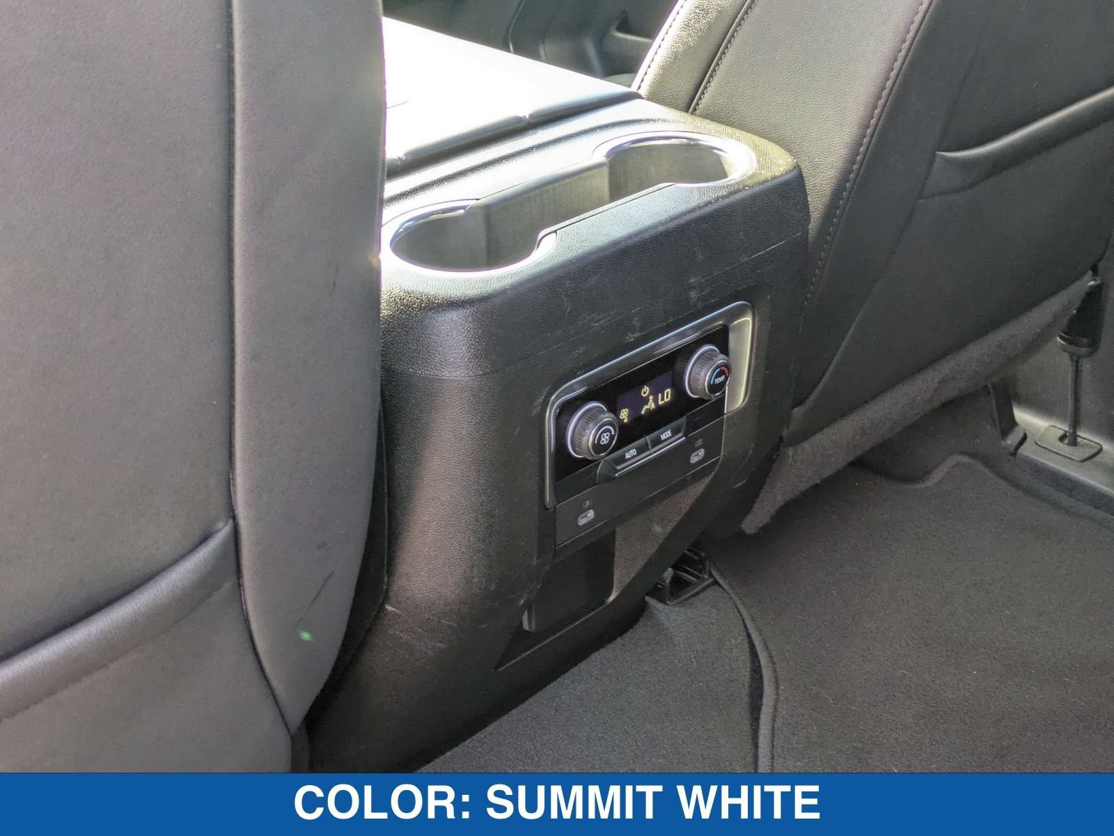 Used 2024 Chevrolet Tahoe LT AWD/4WD image 32