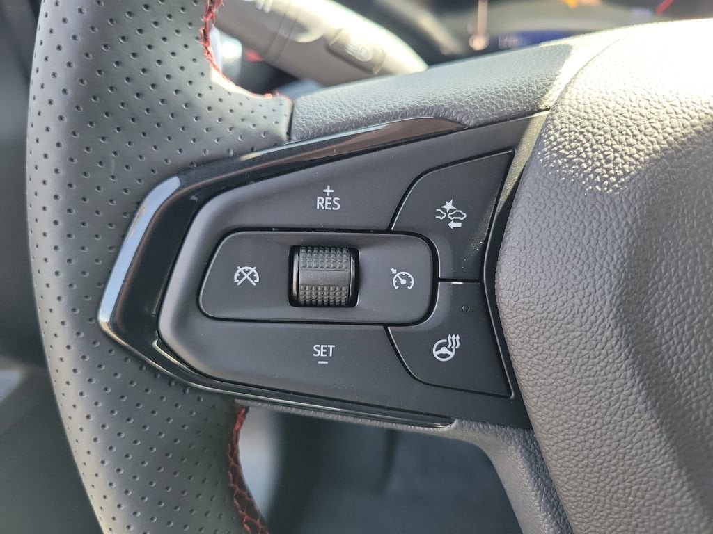 New 2026 Chevrolet Trax RS w/ Sunroof Package FWD image 5