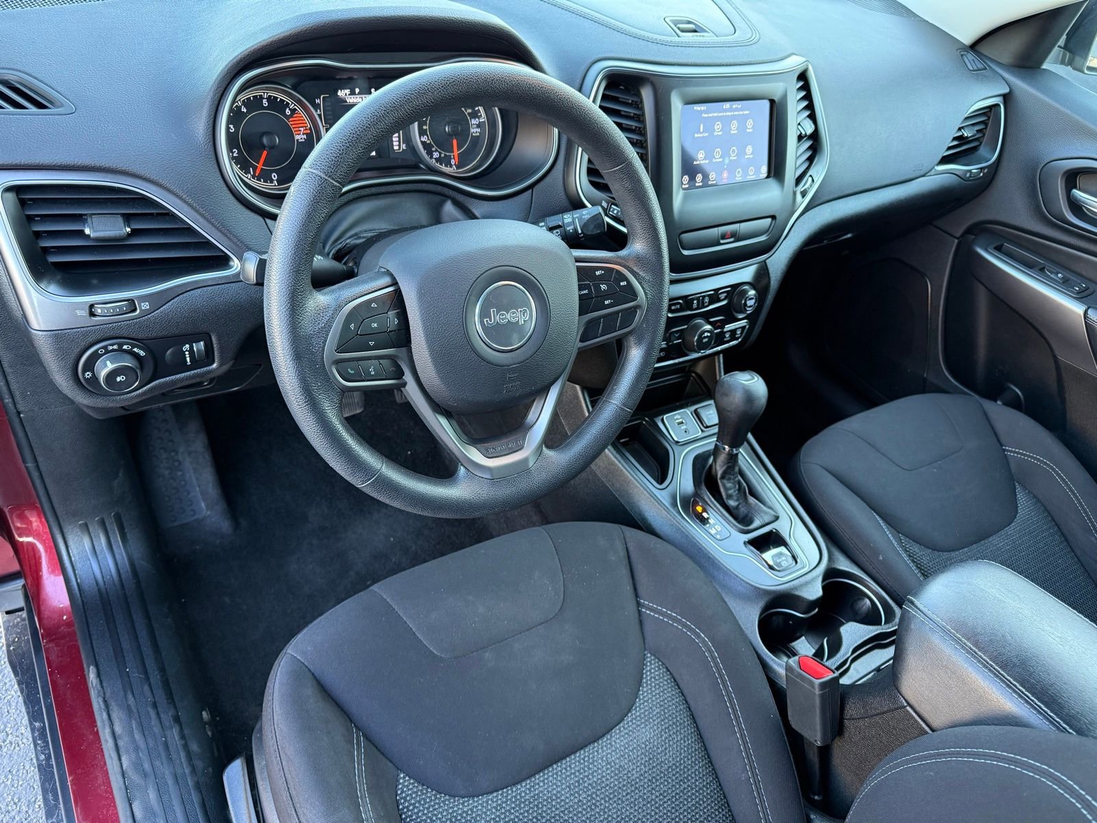 Used 2019 Jeep Cherokee Latitude w/ Popular Appearance Group image 11