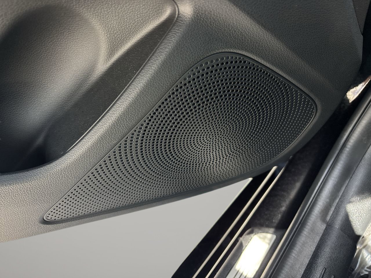 Used 2024 Genesis G70 2.5T RWD image 18