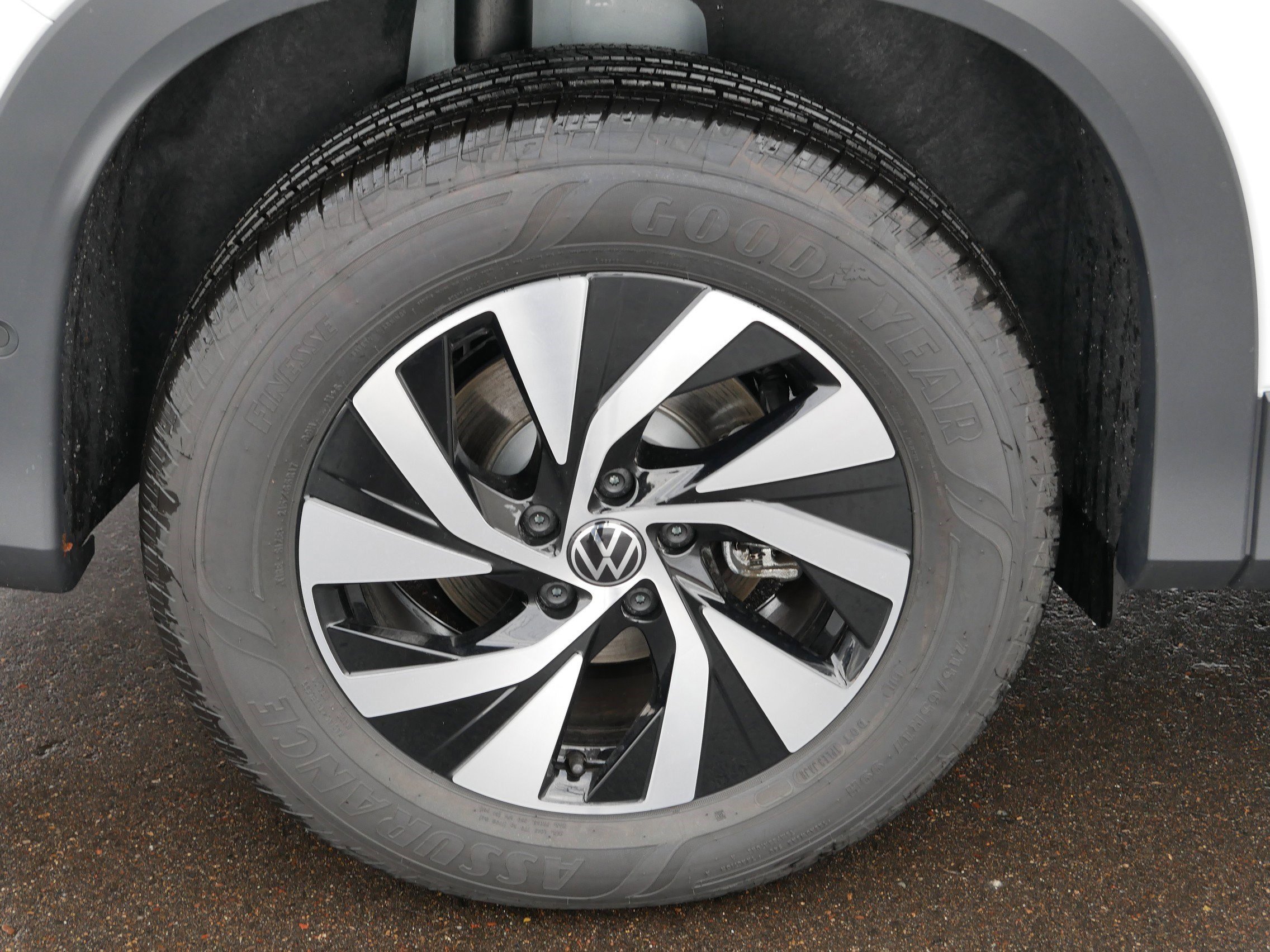 New 2026 Volkswagen Tiguan S image 5