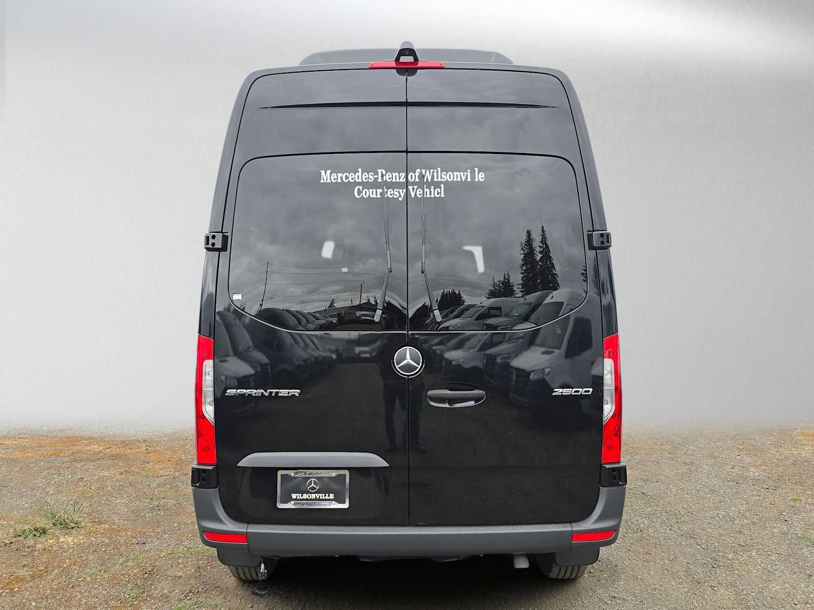 Used 2025 Mercedes-Benz Sprinter 2500 image 4