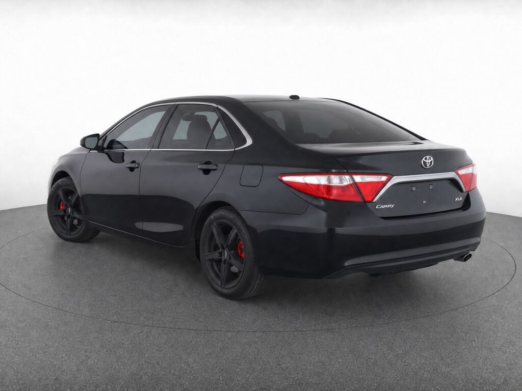 Used 2015 Toyota Camry XLE FWD image 38